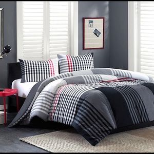 Ink+Ivy California King comforter and pillow shams